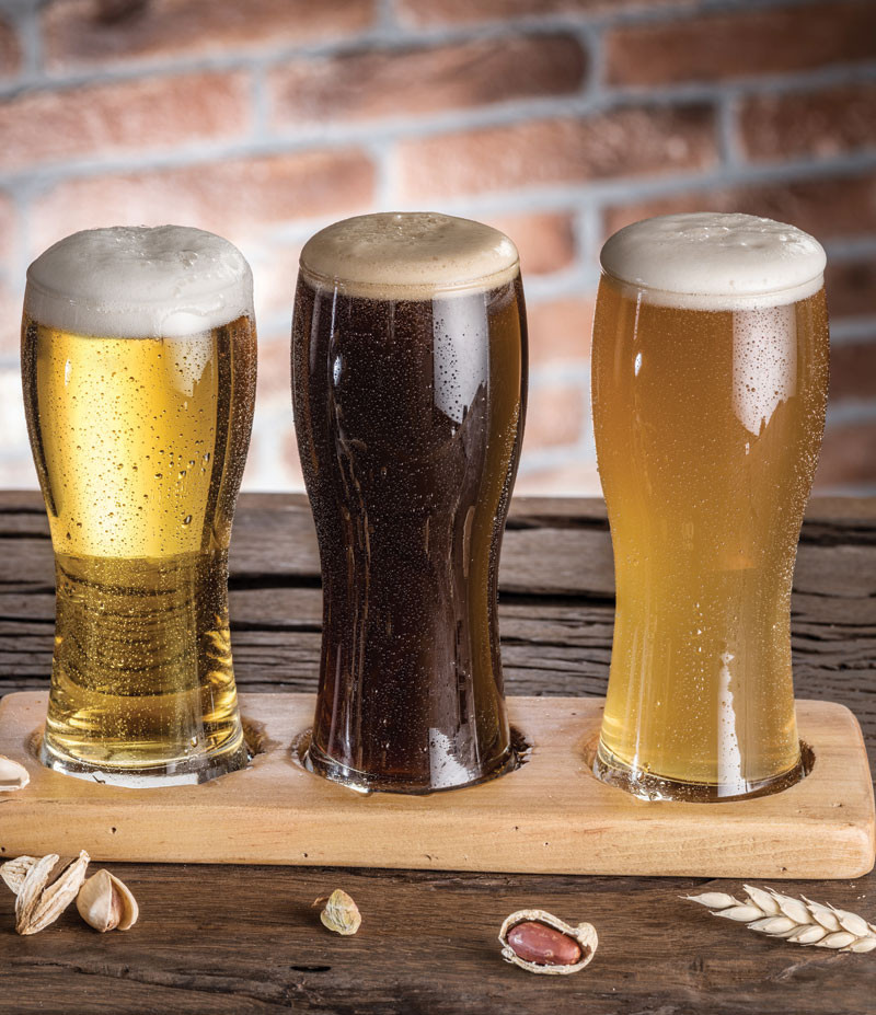 Con el auge de cervezas artesanales, también ha aumentado el conocimeinto en el área, pues integran una ámplia variedad de tipos. ISTOCK