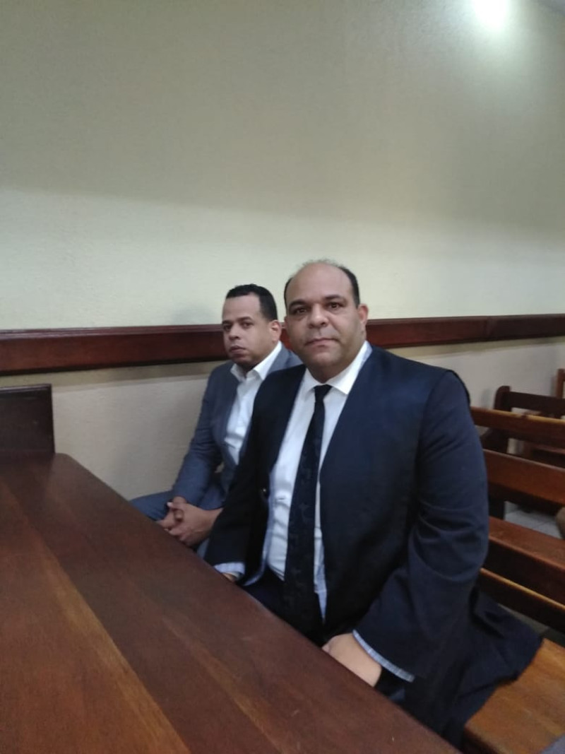 Yadher Rafael Jáquez Araujo, "Jake Mate" y su abogado Félix Portes.