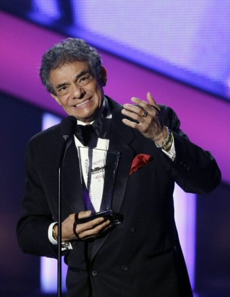 El cantante mexicano José José falleció este sábado en Miami, Estados Unidos, a los 71 años de edad. Padecía un cáncer de páncreas.