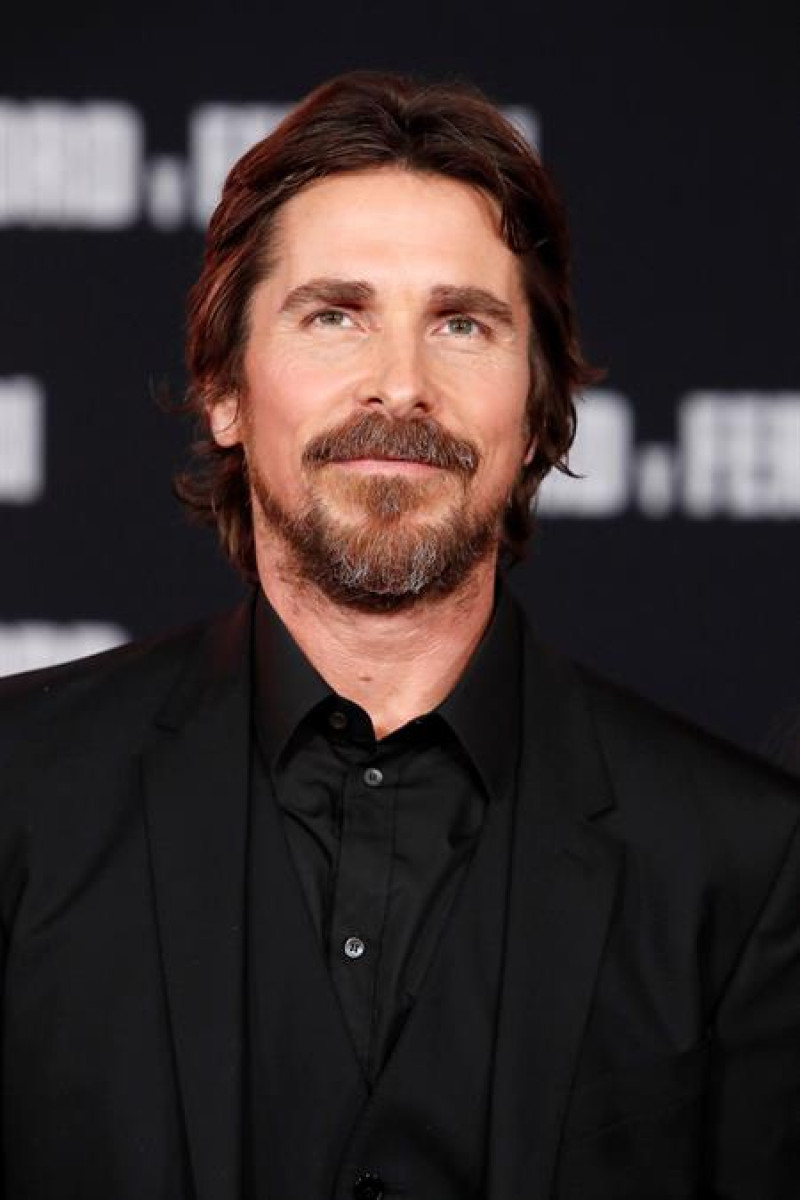 Christian Bale posa en la alfombra roja antes del estreno de la película Ford v Ferrari en el Teatro Chino TLC en Hollywood, California. EFE/Nina Prommer.