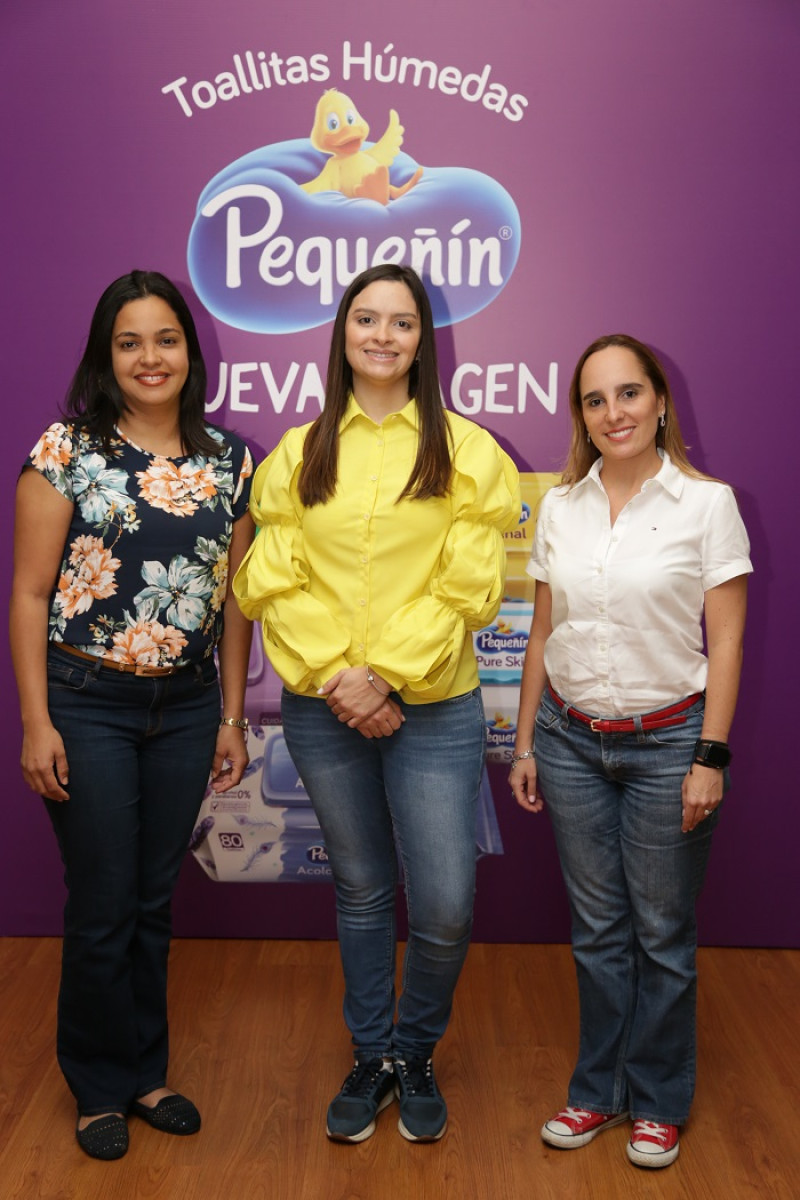 Elizabeth Muñoz, Michelle Olivares y Adriana Navarro.