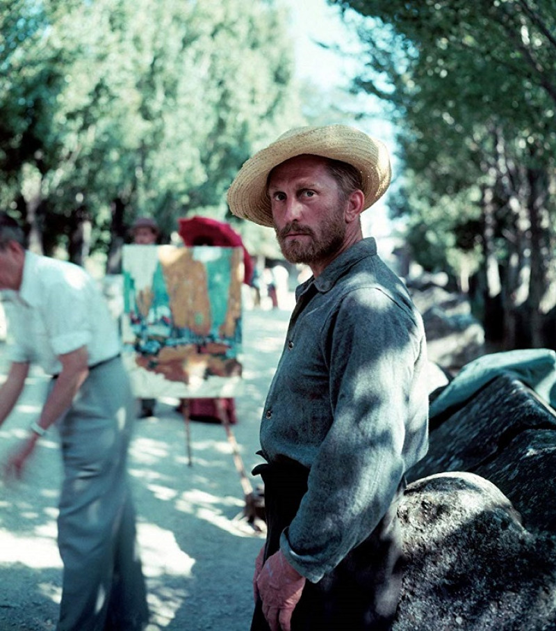 Kirk Douglas interpretando al pintor Vincent van Gogh en su película "Sed de vivir" (1956). Fuente: IMDb.
