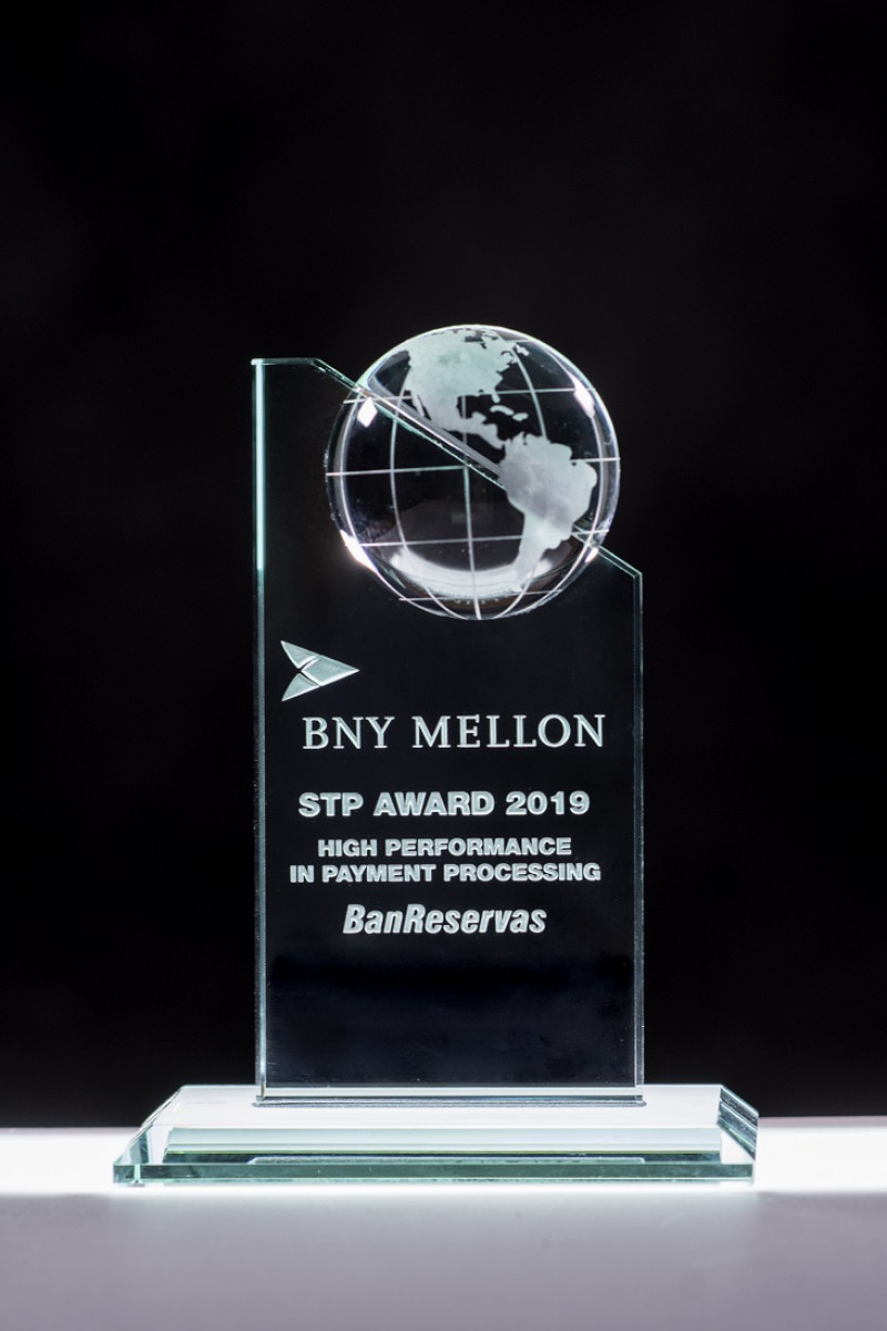 Premio de BNY Mellon al Banco de Reservas por Excelencia en Transferencias Internacionales.
