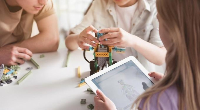 Los juguetes conectados ofrecen nuevas funcionalidades y es importante escoger aquellos adecuados a la edad y madurez del niño. BRITISH TOY AND HOBBY ASSOCIATION