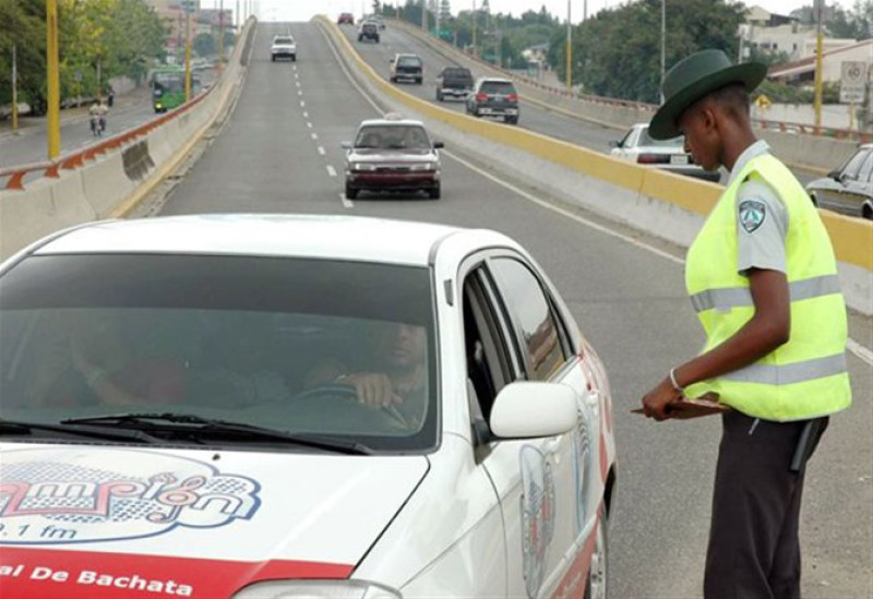 Conductores enfrentarían multas por andar sin marbete.