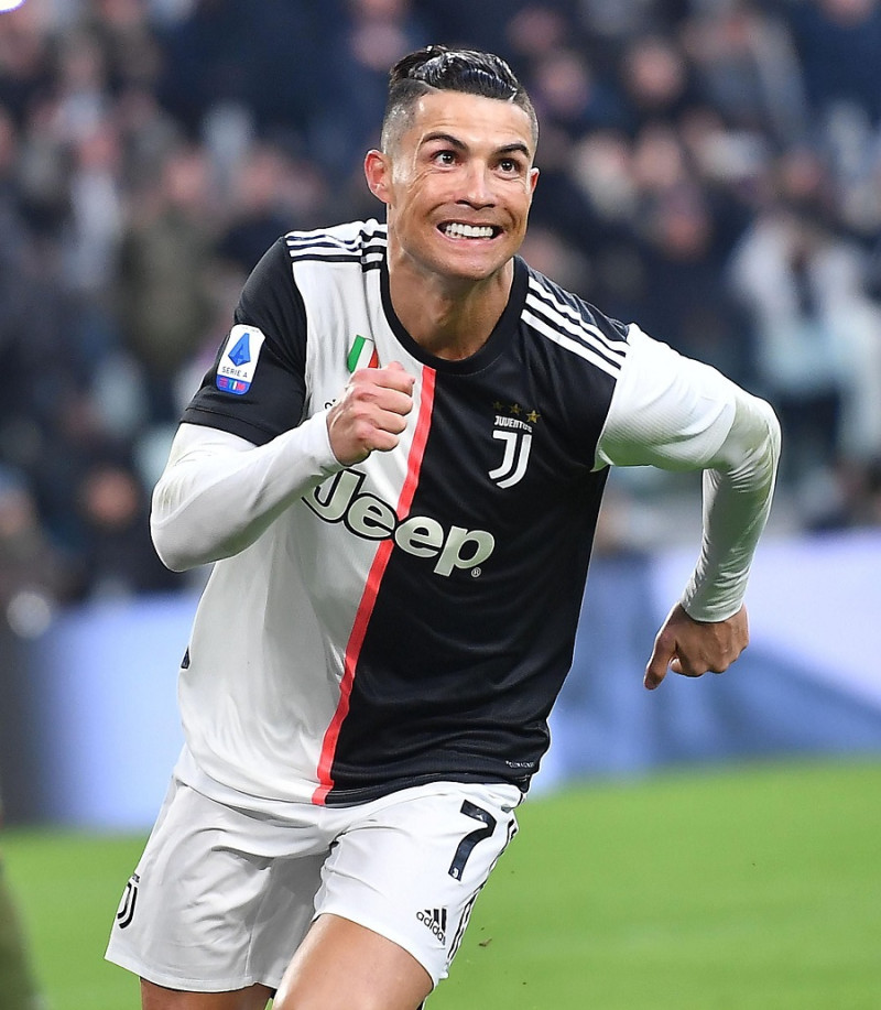 Cristiano Ronaldo reacciona feliz luego de marcar su tercer gol del encuentro.