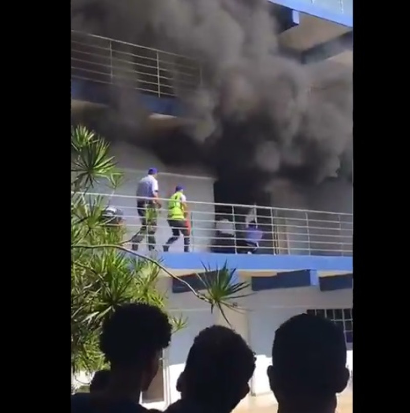 Captura de video de conato de incendio en universidad APEC. Fuente externa
