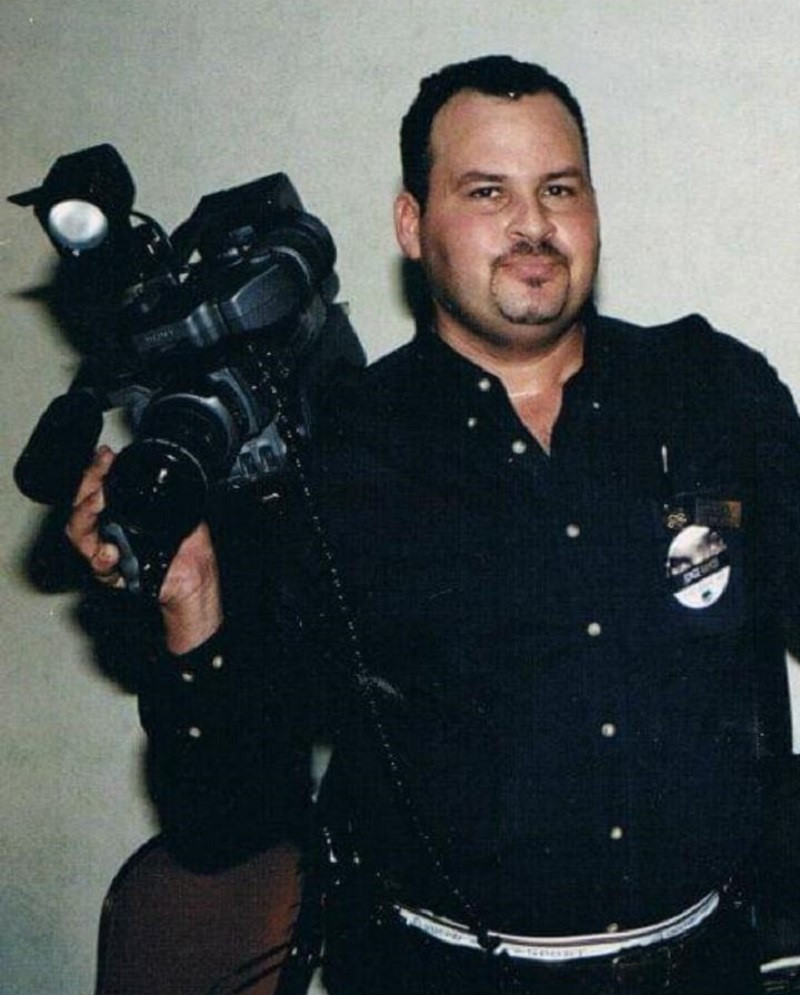 John González comenzó desde jovencito en los medios de comunicación.