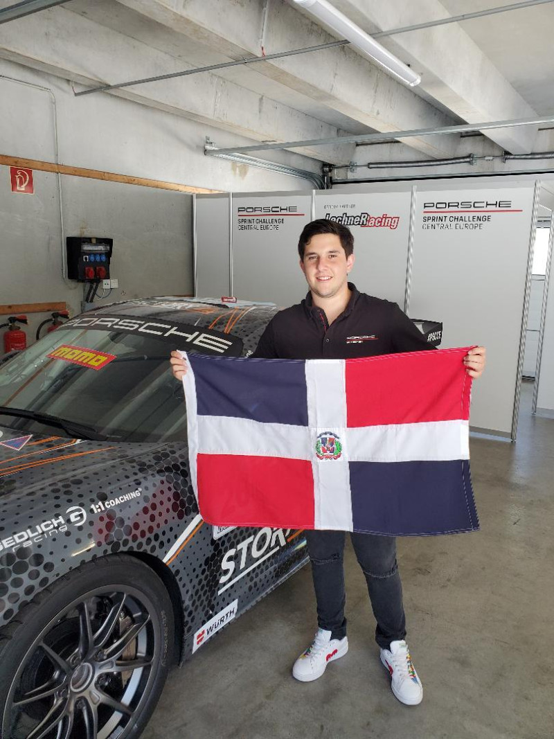 El poiloto dominicano Jimmy Llibre estará este sábado en el campeonato europeo de Porsche.