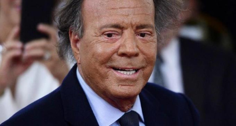 Julio Iglesias, de 77 años, sufrió un percance en su casa en Punta Cana.
