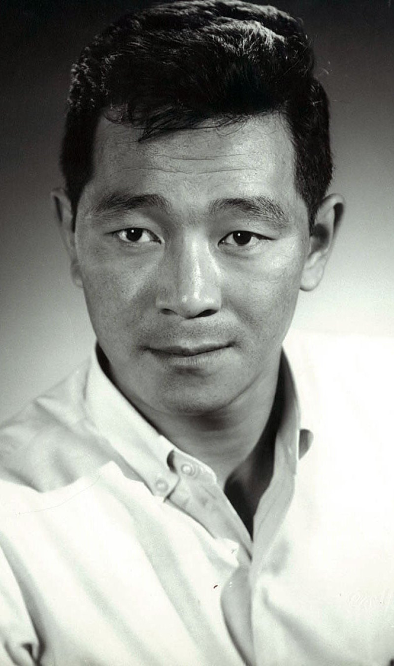 El autor, Richard E. Kim