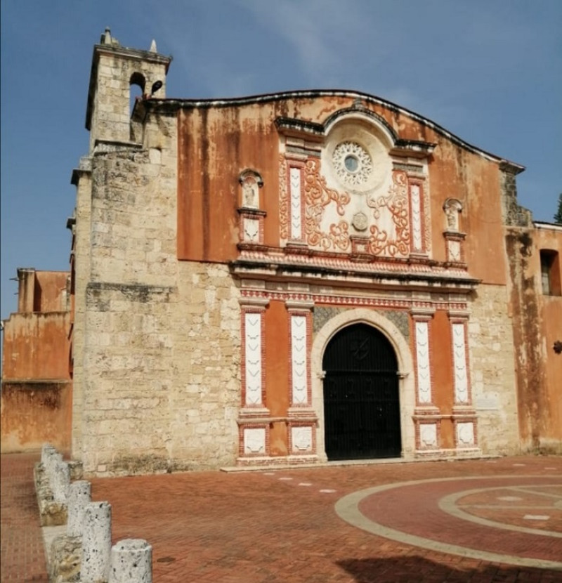 Fachada principal de la iglesia del convento de los dominicos. Foto: Alexis Ramos B.