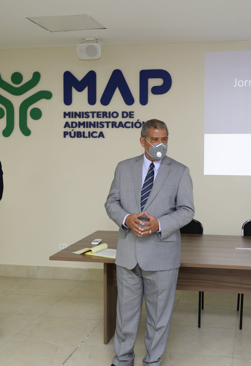 El ministro Darío Castillo Lugo ya solicitó el restablecimiento del horario laboral.