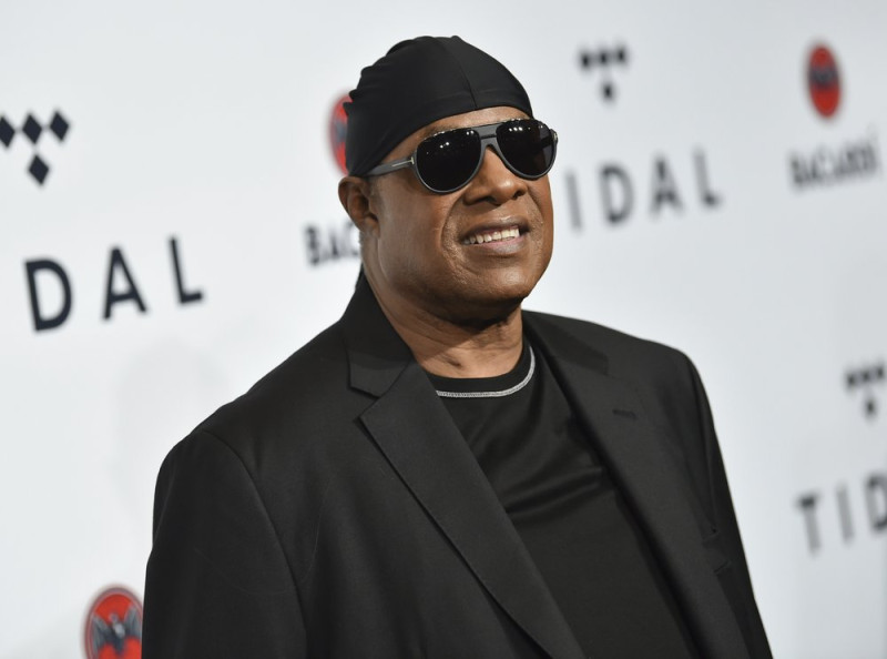 Stevie Wonder, de 70 años, realizó el martes una conferencia de prensa virtual. 
La foto es del 17 de octubre de 2017. (Foto por Evan Agostini/Invision/AP, Archivo)