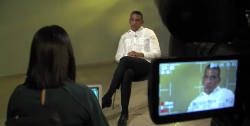 Imagen de la entrevista de Alicia Ortega con Maxy Montilla.