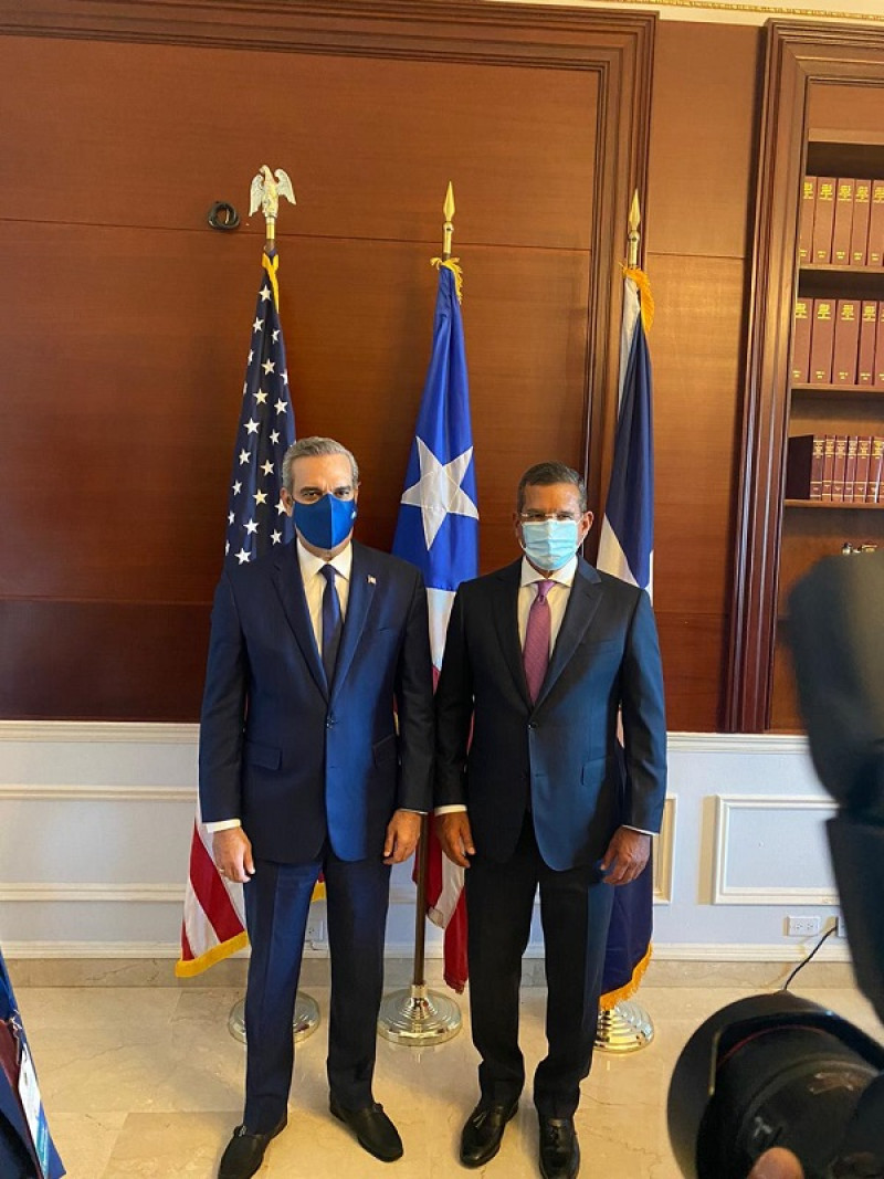 Abinader junto al nuevo gobernador de Puerto Rico. / Presidencia