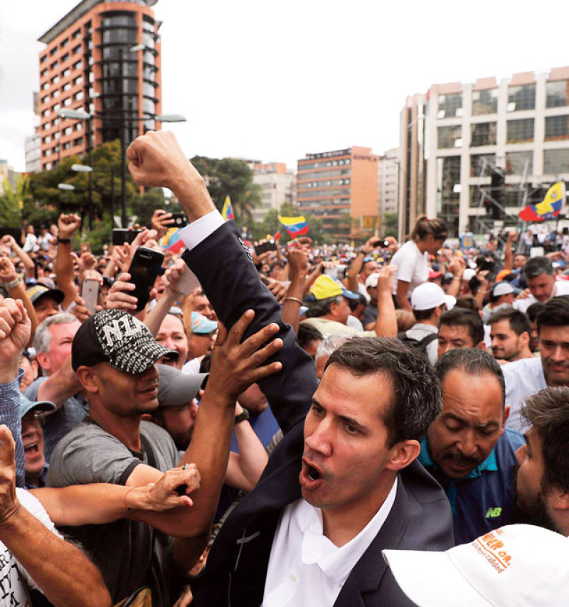 Guaidó pasó de ser la gran esperanza a “una carga muy pesada” para la oposición. AP