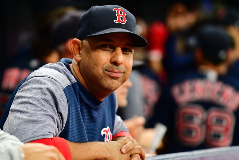 Alex Cora alabó la llegada de Enrique Hernández a Boston. Dijo que era una situación ganadora para ambas partes, y afirmó que el lanzador Eduardo Rodríguez está en buena condición y será de gran ayuda para Boston.