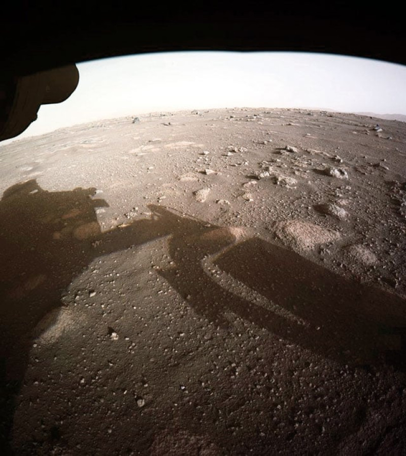 El rover Perseverance de la NASA se posó en Marte tras superar con éxito una arriesgada fase de aterrizaje. / AFP