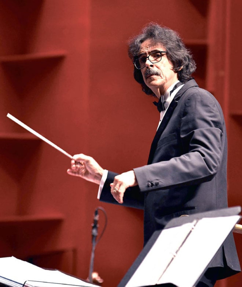 La Orquesta Sinfónica del Teatro Nacional que dirige el maestro Dante Cucurullo.
