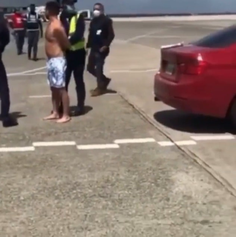 El canadiense arrestado en el aeropuerto de Las Américas. / Foto: Rafael Castro