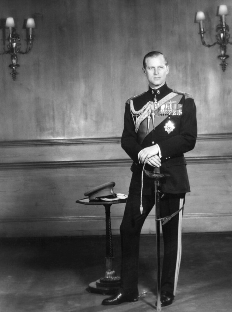 En esta foto del 10 de junio de 1956, el duque de Edimburgo posa con motivo de su 35to cumpleaños en el Palacio de Buckingham, en Londres.

Foto: AP