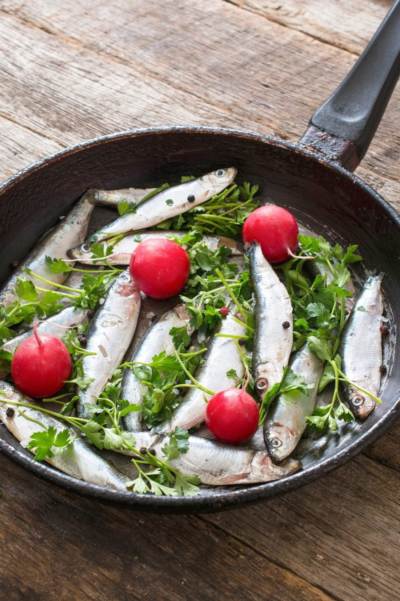 3.-04 Las deliciosas sardinas se combinan bien con las verduras (foto IMEO)