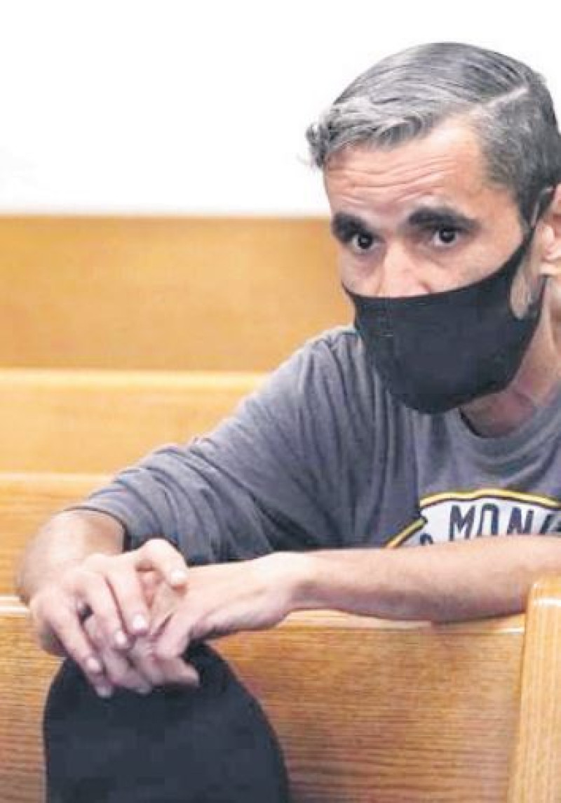 Luis Vertentes espera su audiencia de desalojo. Foto: AP.