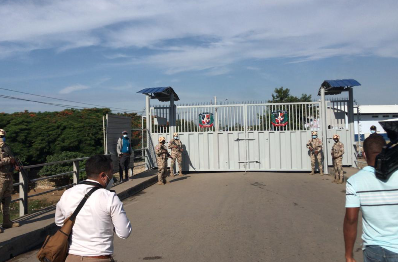 Remozado portón fronterizo por el paso de Dajabón-Juana Méndez.