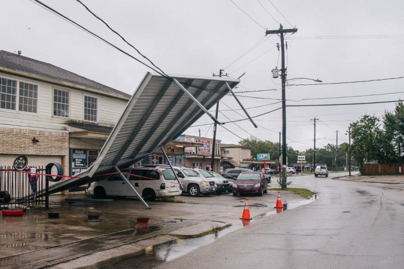 Tormenta Nicholas se debilita pero deja sin energía a 450.000 hogares en Texas. AFP
