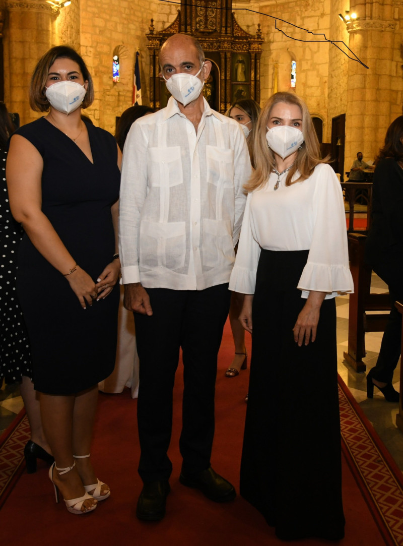 Carolina Pimentel,  Emilio Perez y María Isabel Fernández