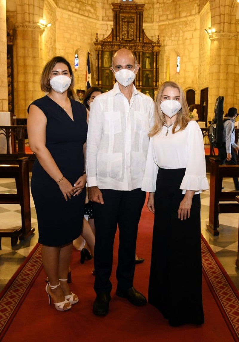 Carolina Pimentel,  Emilio Perez y María Isabel Fernández.