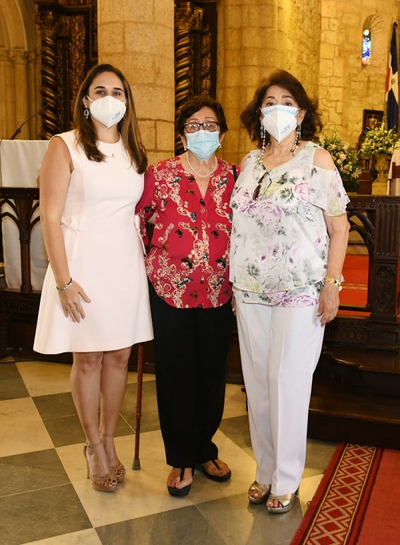 Alejandra Abreu, Nayit Khoury de Arbaje y Teresa Khoury.