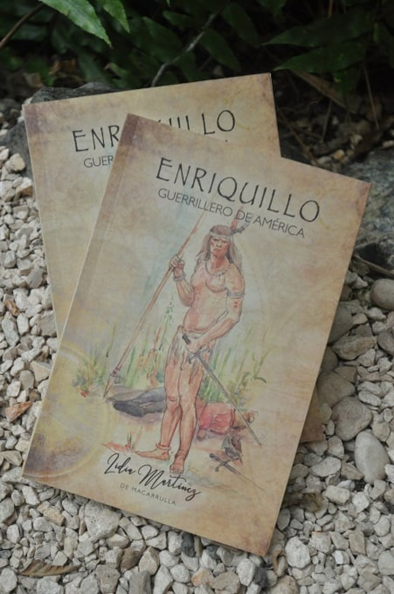 El libro resalta la valentía y las cualidades heroicas de Enriquillo. Además, la imagen humana del cacique de la Sierra de Bahoruco.