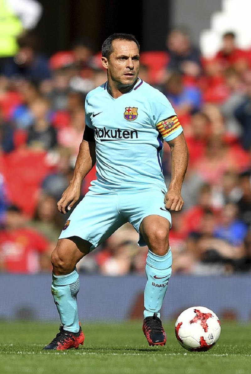 El exjugador de Barcelona Sergi Barjuan es visto en un partido de leyendas en el Odd Trafford, en Manchester, el 2 de septiembre del 2017.