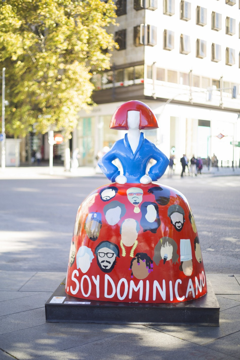 La escultura está ubicada en la calle Serrano con Goya, a una esquina de la emblemática Plaza Colón. © Cortesía CEPM