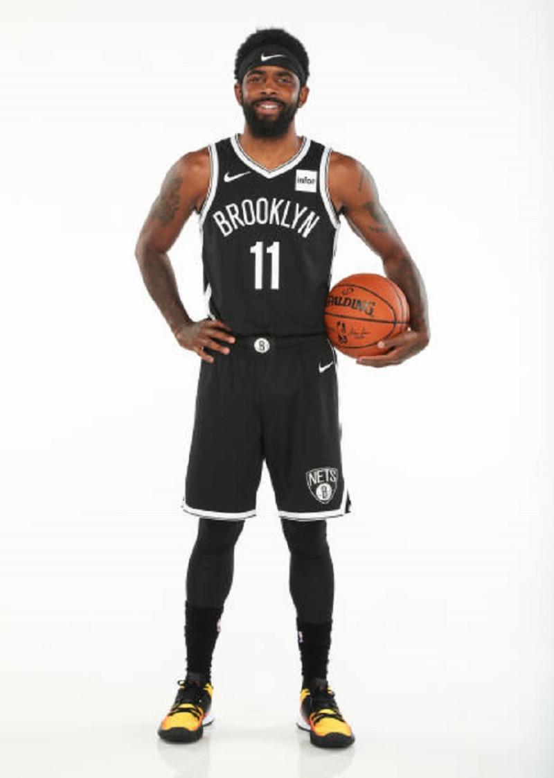 Kyrie Irving, estelar jugador de los Nets de Brooklyn, se ha negado a recibir la vacuna.