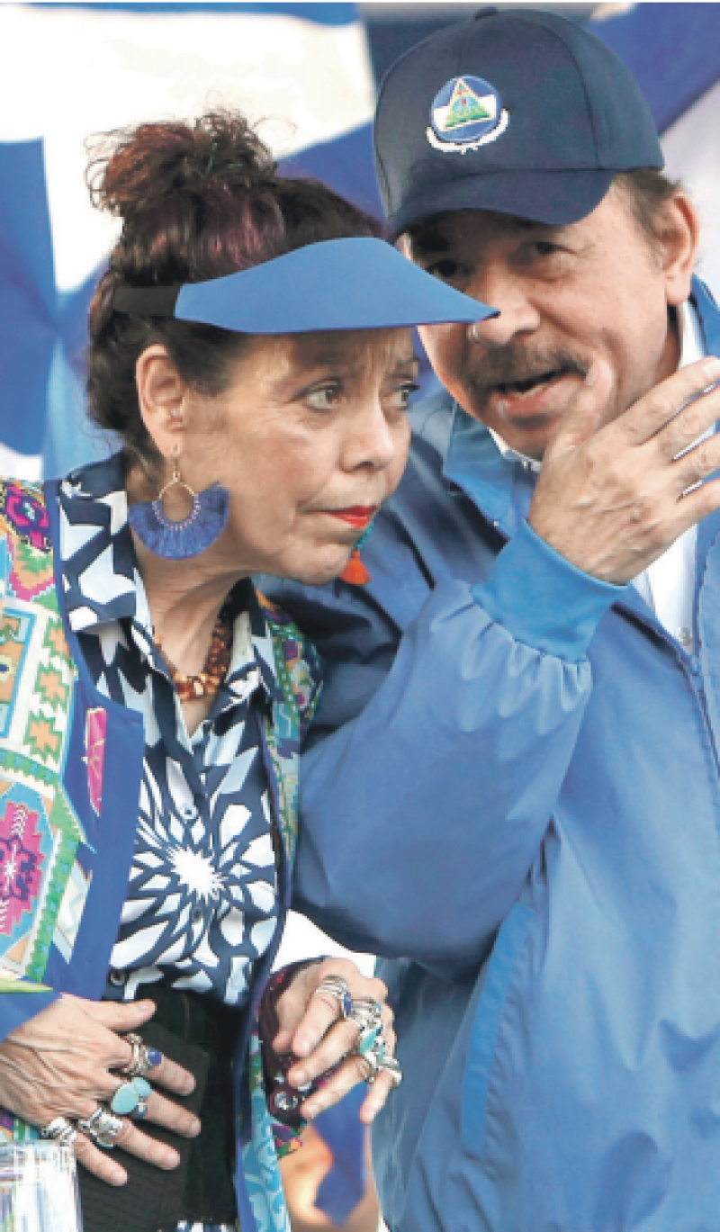 Daniel Ortega y su esposa Rosario Murillo. AP