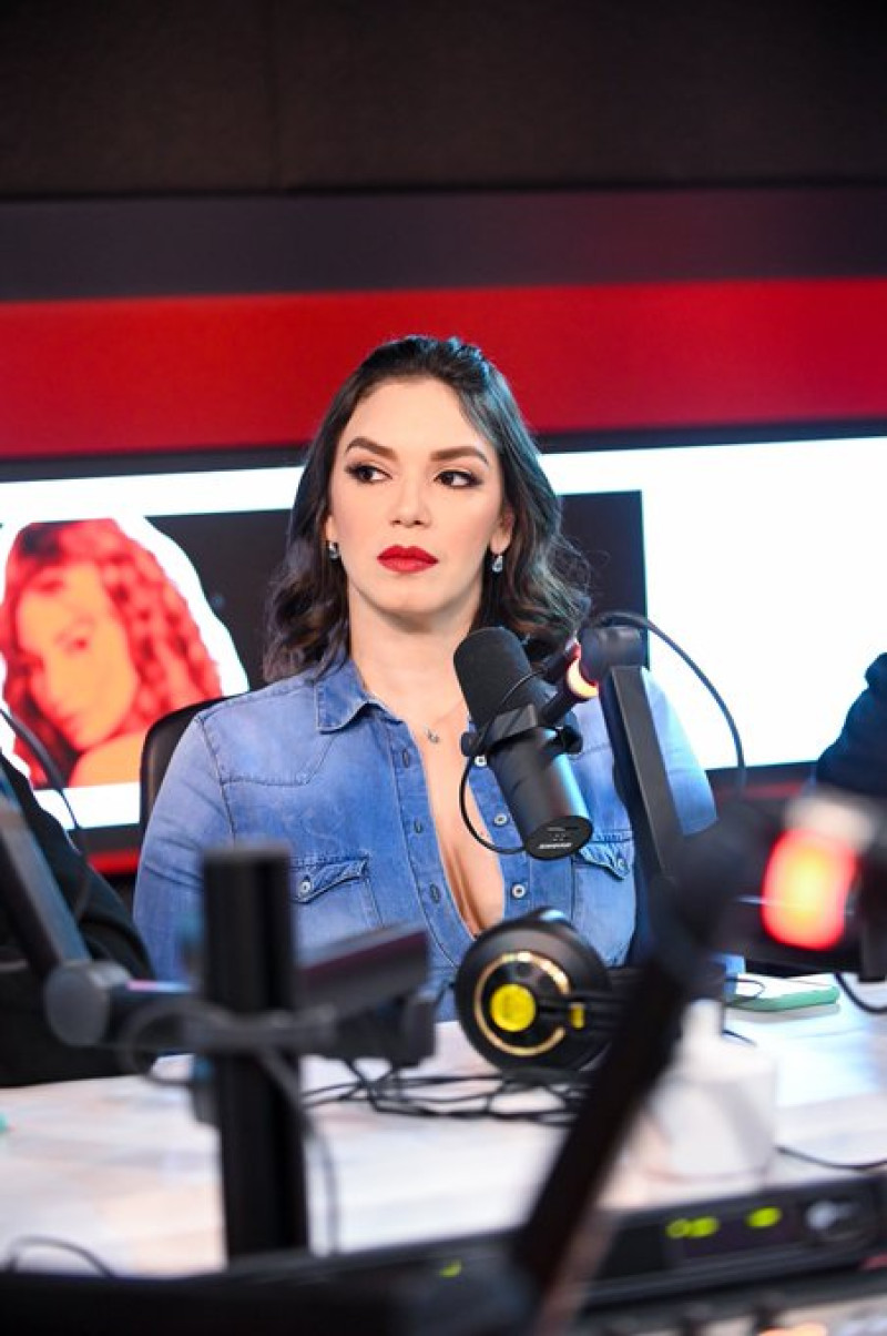 Hony Estrella sale de "Esto no es radio show".