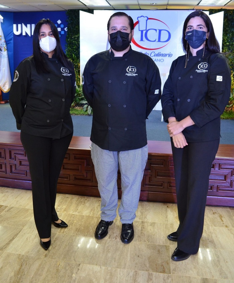 Massiel Alonzo, Manuel Baez y Martha Guerrero.