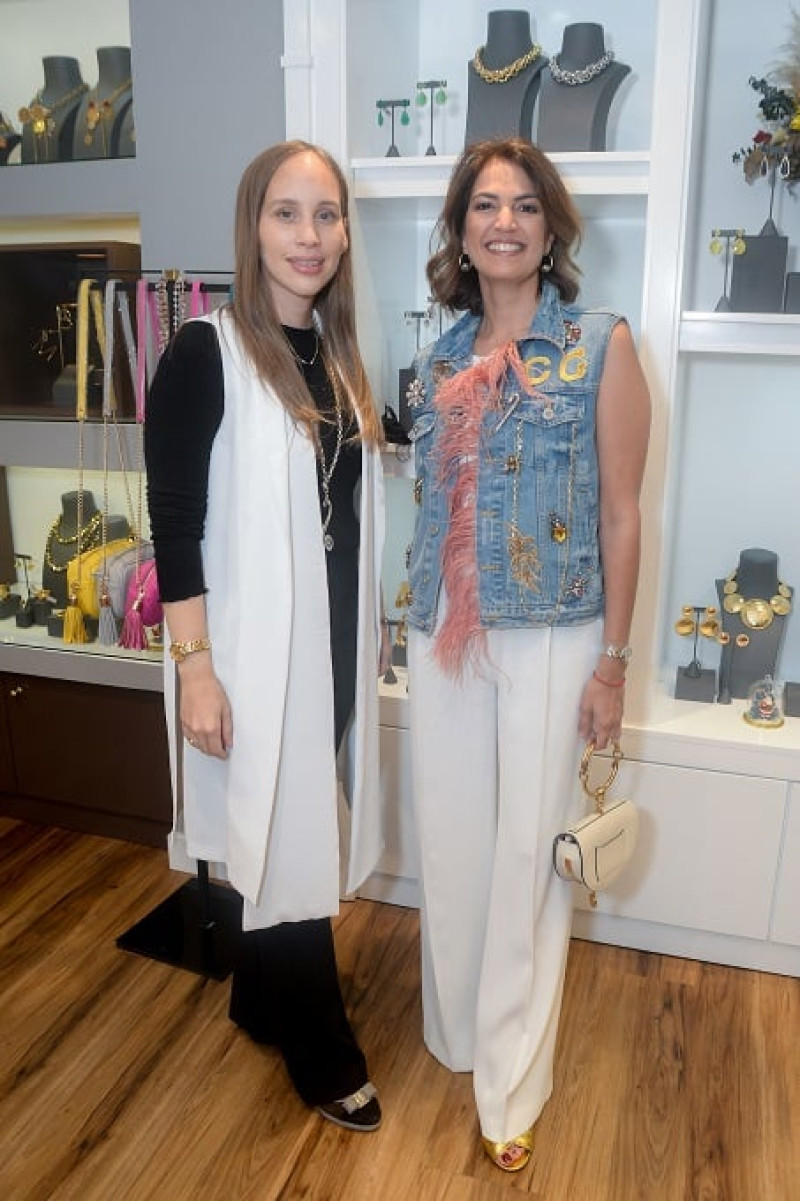 Sarah Peña y Cynthia Garate.