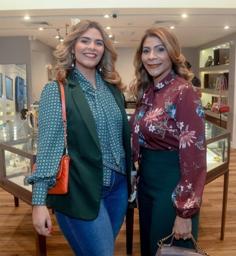 Jessica Muñoz y Nelcy de Muñoz.