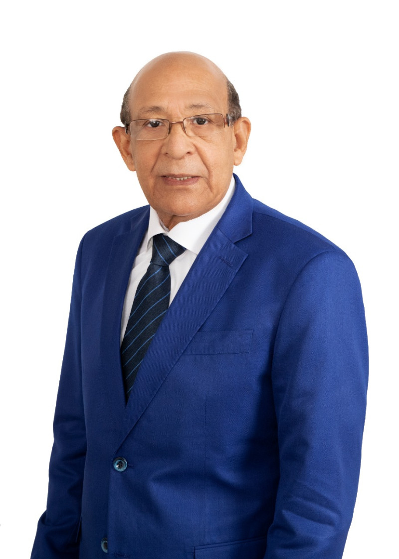 Dr.Fausto López Solís