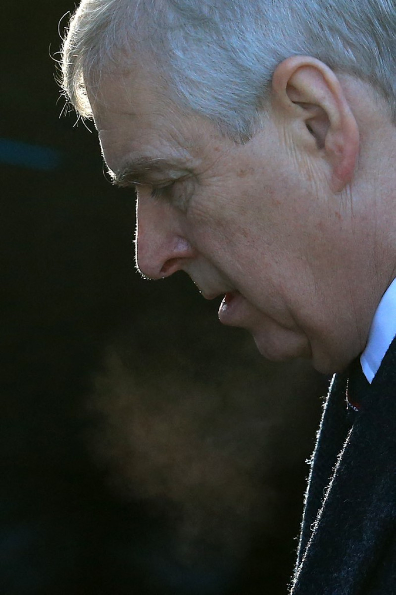 En esta foto de archivo tomada el 19 de enero de 2020 el príncipe británico Andrés, duque de York, llega para asistir a un servicio religioso en la iglesia de Santa María la Virgen en Hillington, Norfolk, al este de Inglaterra. Foto: Lindsey Parnaby/AFP.