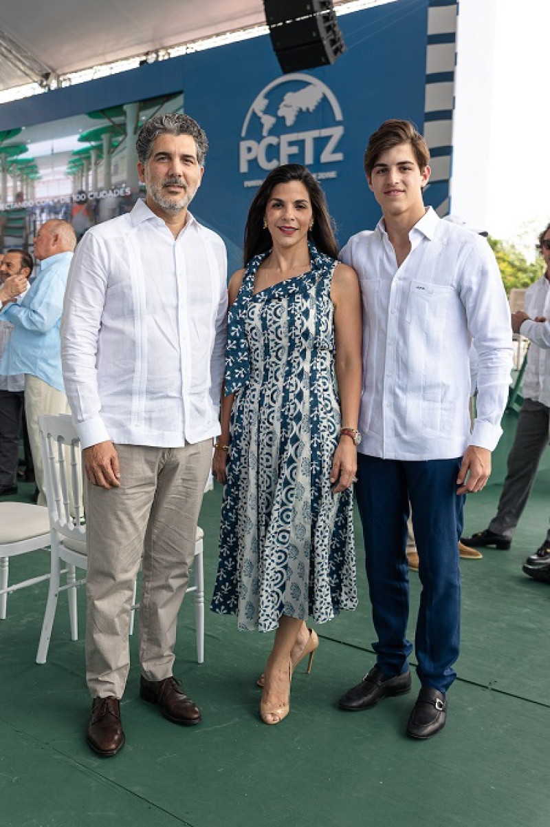 Juan Caro, Francesca Rainieri de Caro y Javier de Parada.