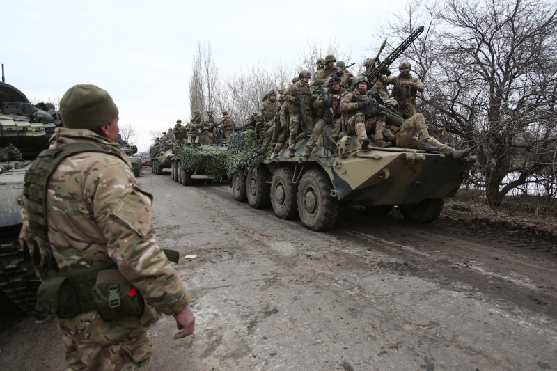 En la madrugada del jueves, el presidente ruso Vladimir Putin ordenó al Ejército una operación especial en Ucrania para proteger la población en el Donbas, asediada por las tropas de Kiev.