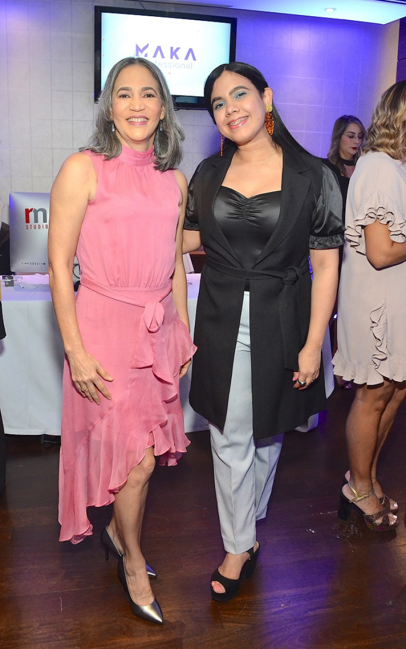 Aida Núñez y Khaterine Miranda.