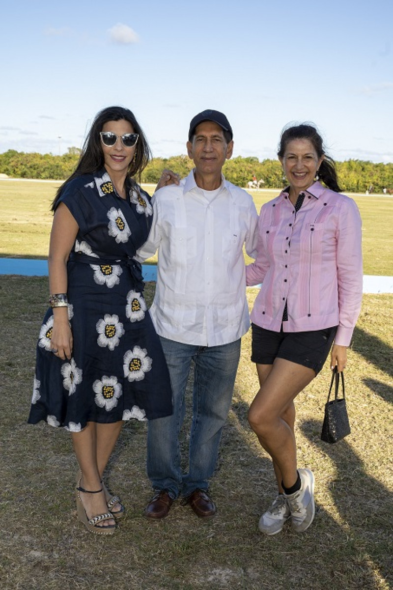 Francesca Rainieri, Ramón Quiñones  y Fatimah Zwanikken de Quiñones