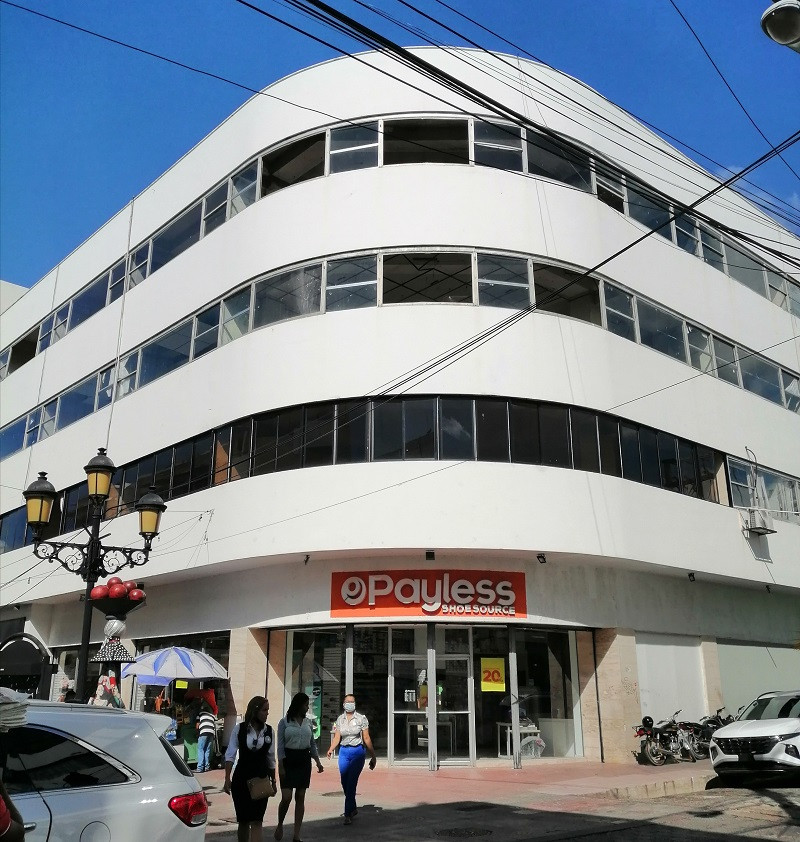 El edificio Copello fue sede del gobierno de Caamaño. © Carmenchu Brusíloff