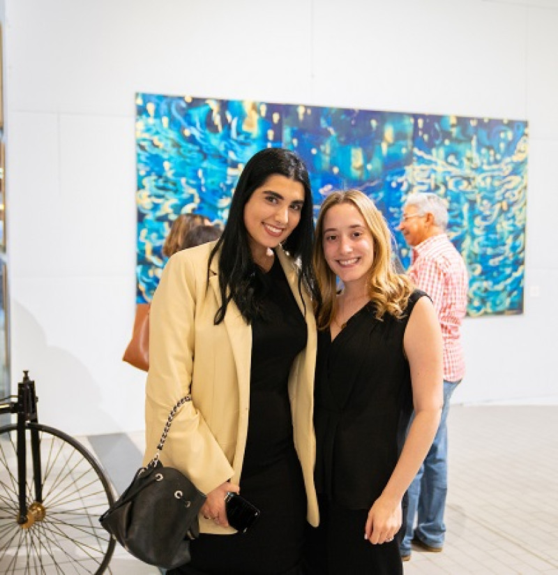 Esther Abinader y Daniela Bonetti.